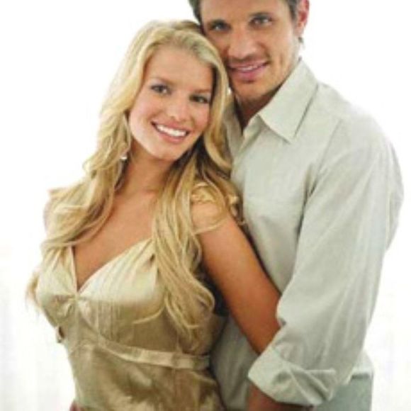 Mint V-Neck Pintuck Top - Picture 6 of 7